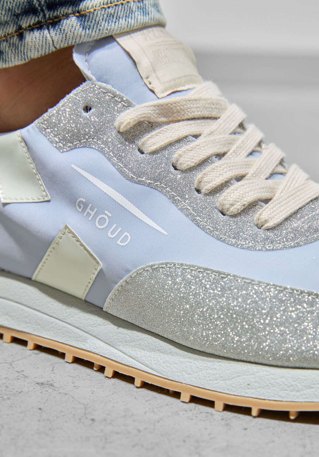 Lichtgrijze GHOUD Lage sneakers STARLIGHT MULTI LOW - large