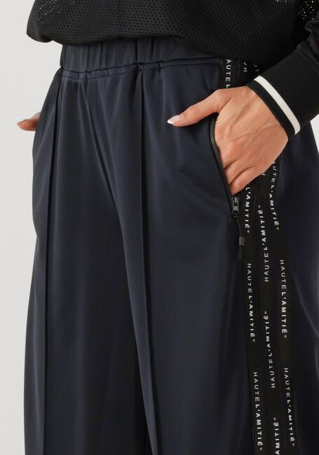 Blauwe HAUTE L'AMITIÉ Wijde broek LOGO TAPE TRACK TALL PANT - large