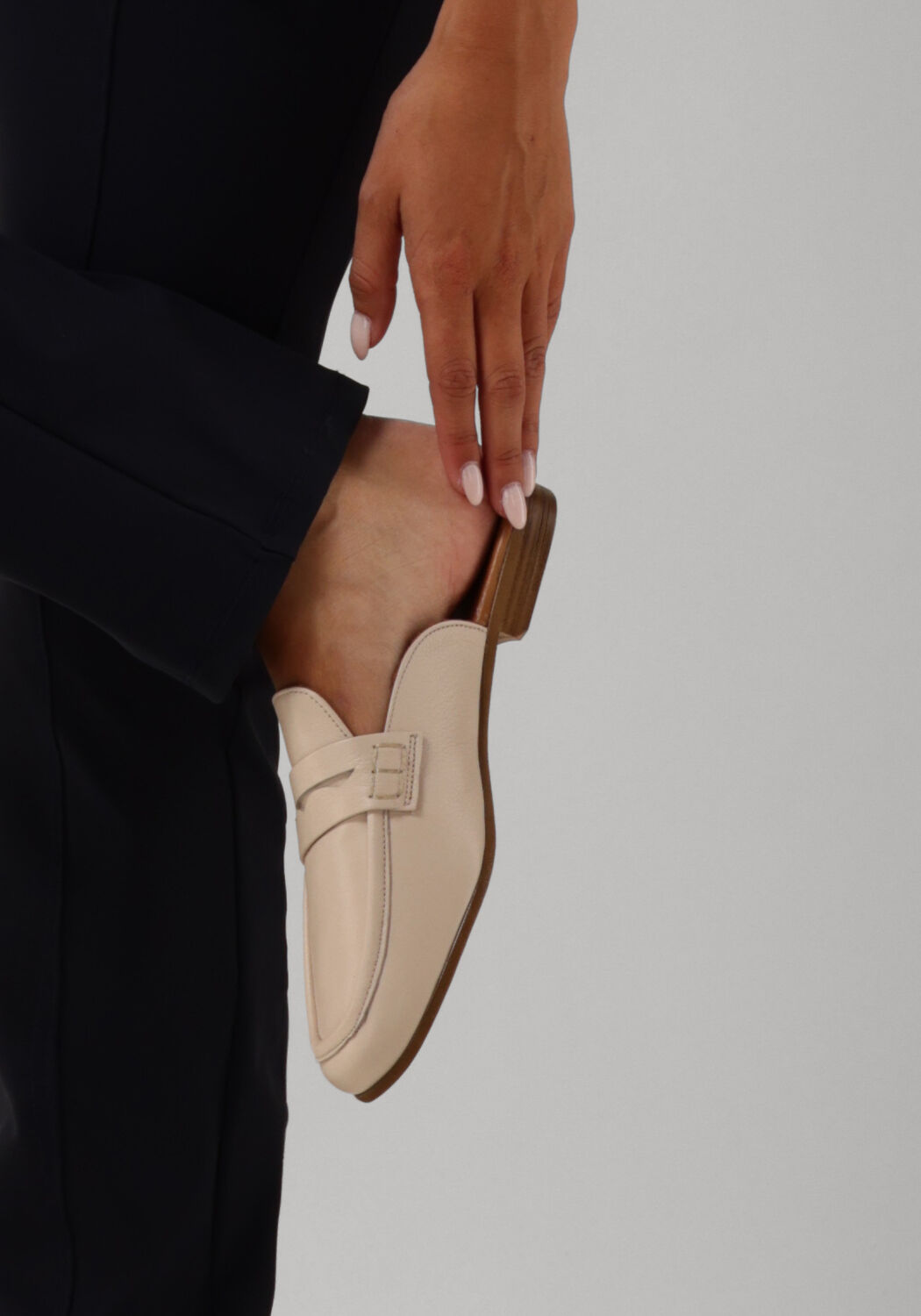 Beige LINA LOCCHI Muiltjes 483130 - large