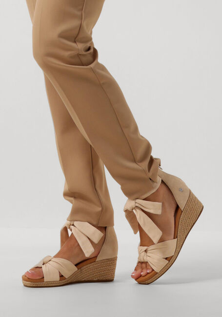 Beige UGG Sandalen met hak YARROW - large