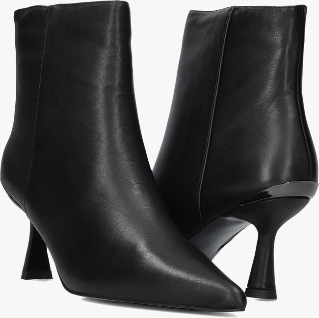STEFANO LAURAN BOTIN STEFANO LAURAN BOTIN - large