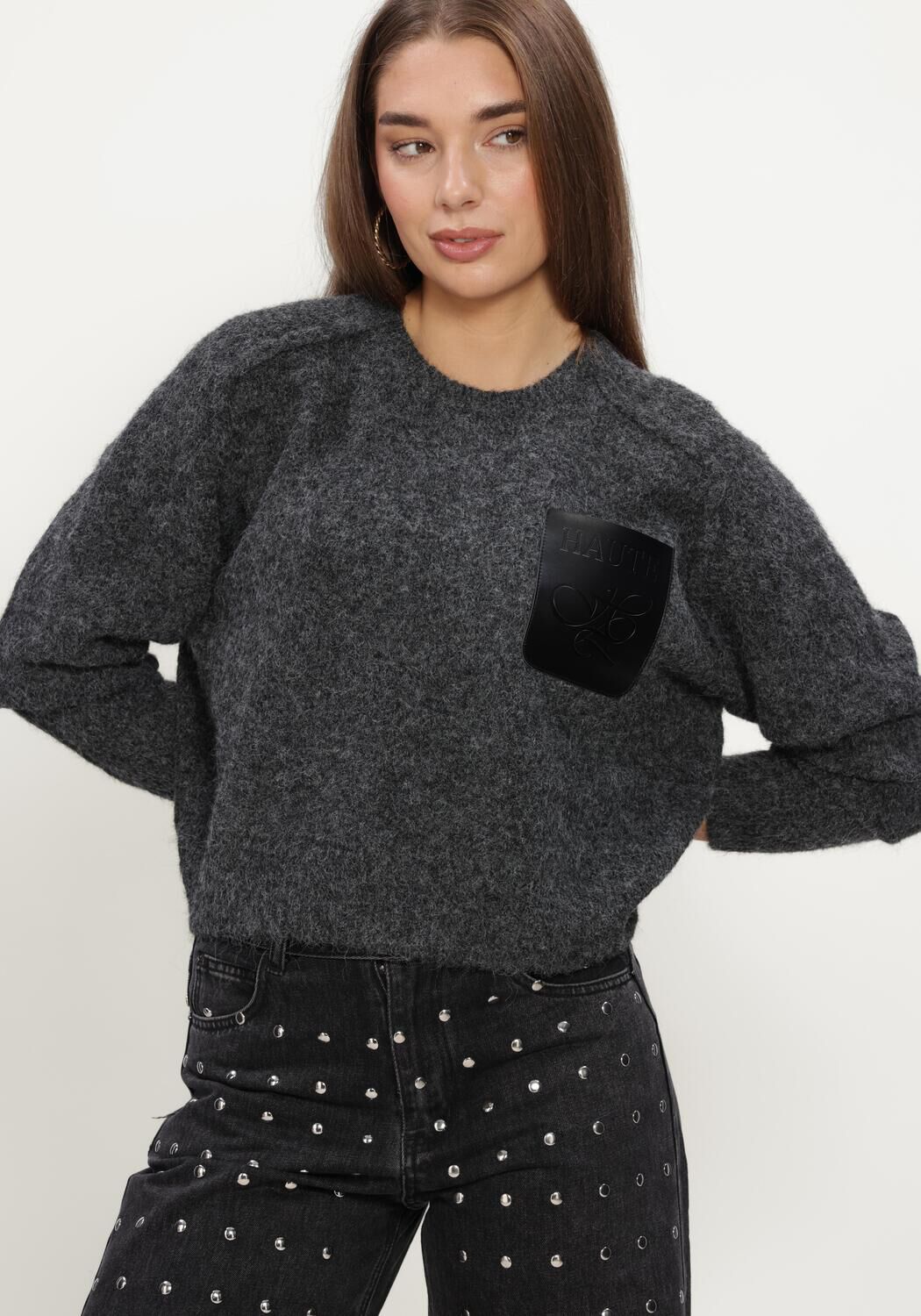 Antraciet HAUTE L'AMITI&Eacute; Trui DARCIA REVERSE CROP POCKET KNIT - large
