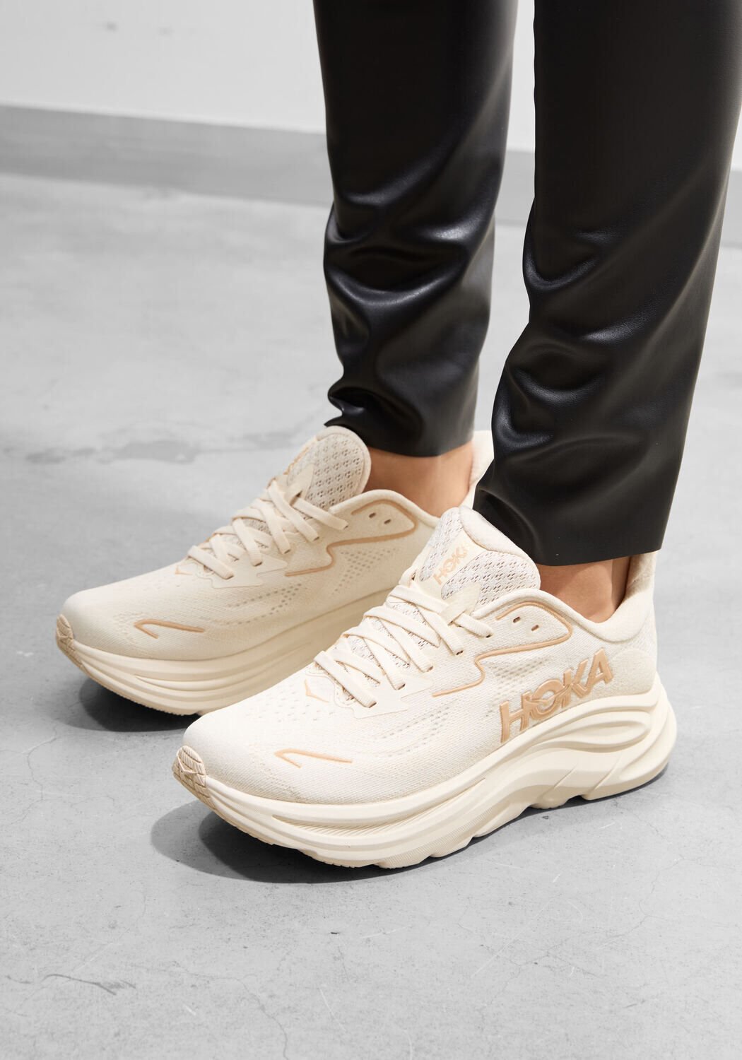 Beige HOKA Lage sneakers CLIFTON 10 - medium