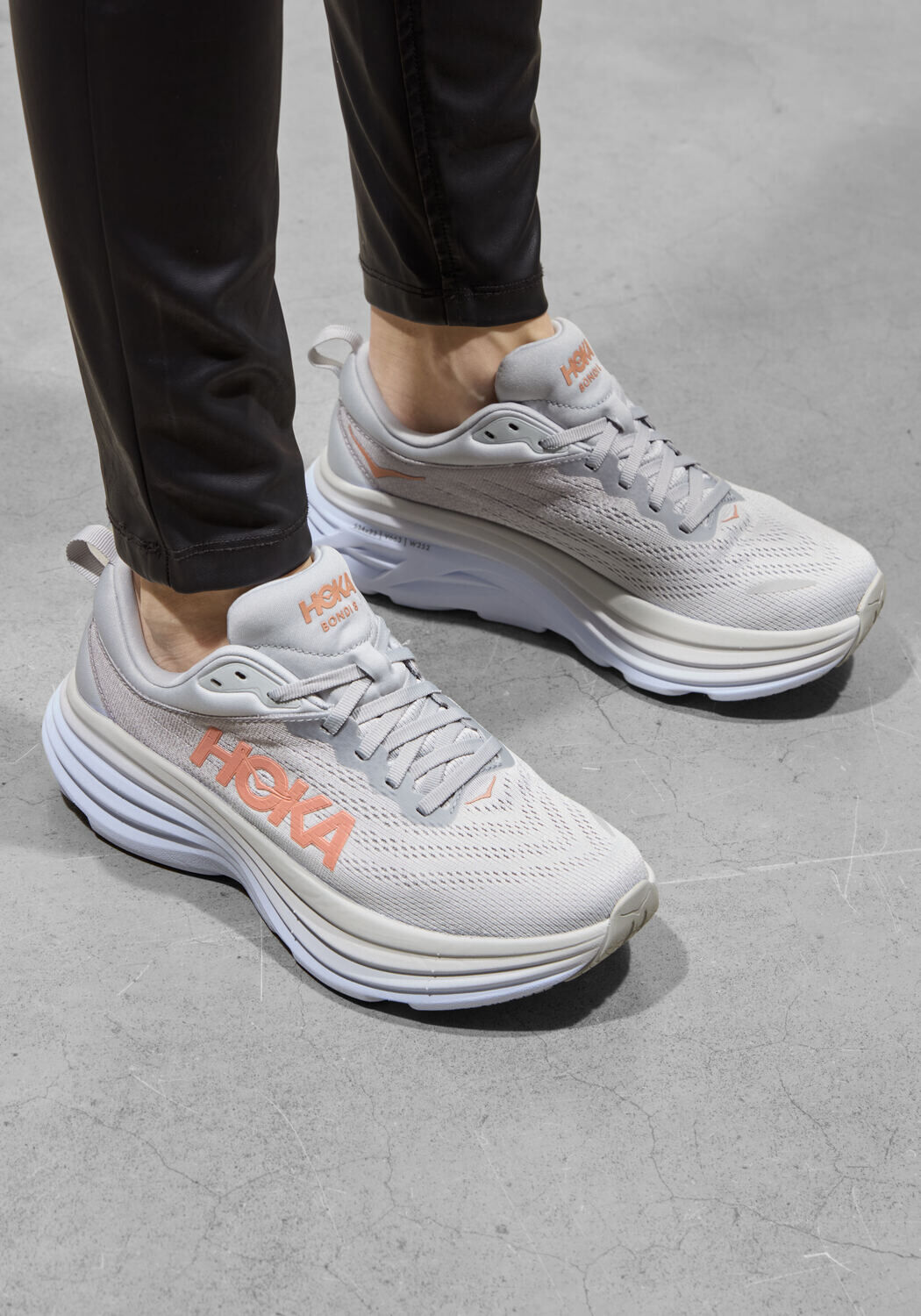 Grijze HOKA Lage sneakers BONDI 8 - large