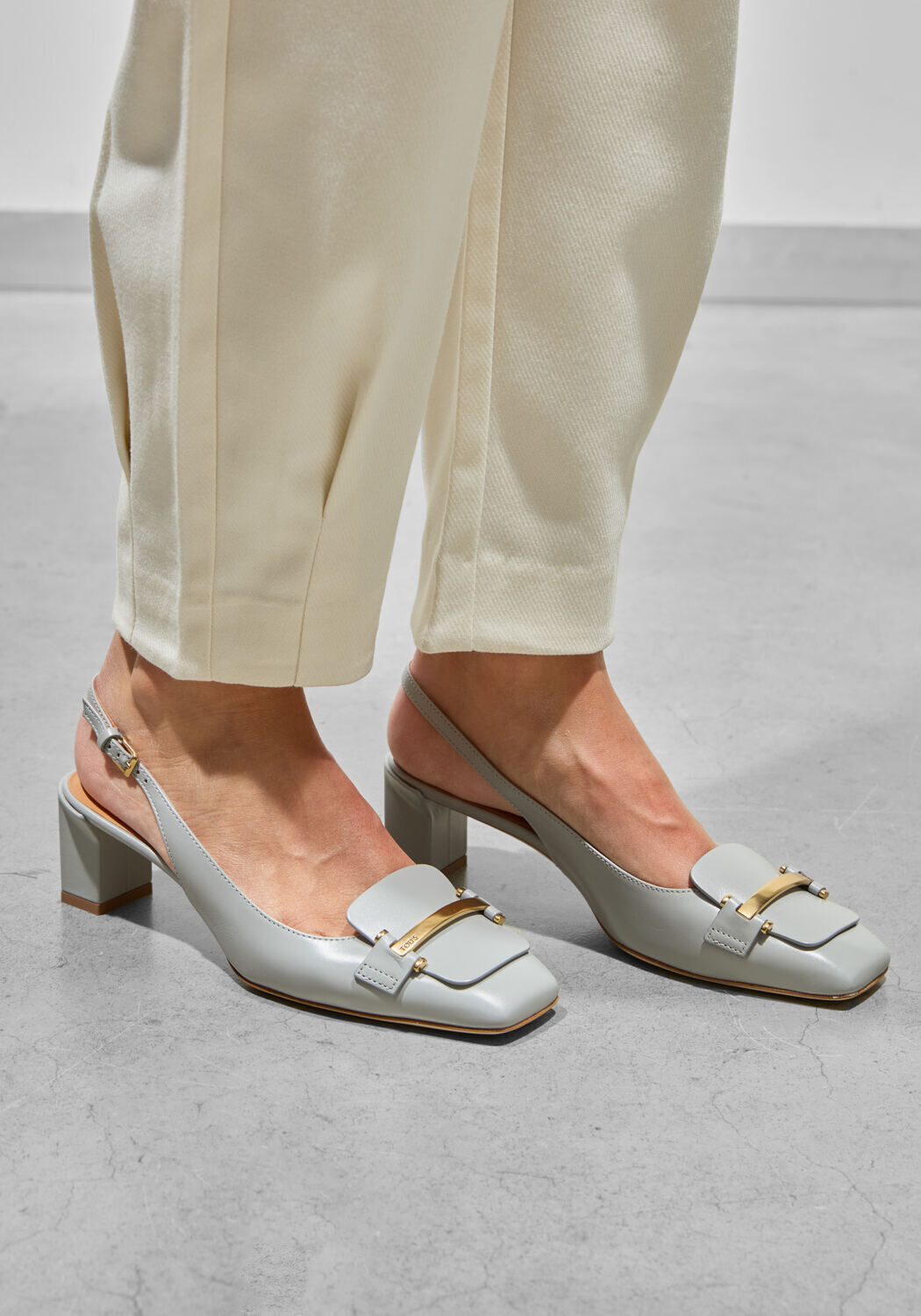 Lichtgrijze TOD'S Pumps BARRETTA ATTACCHI - medium