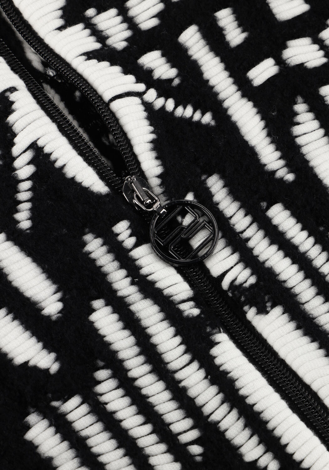 Zwarte MARC CAIN SPORTS Trui ZS 39.18 M26 - large