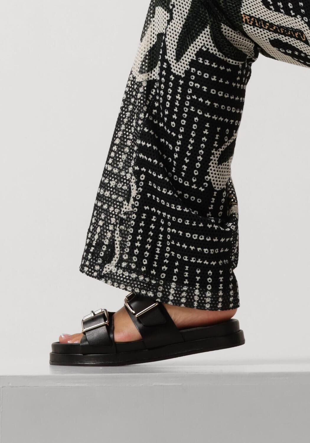 Zwarte LINA LOCCHI Slippers LED 2 BAND SLIPPER DZ - large