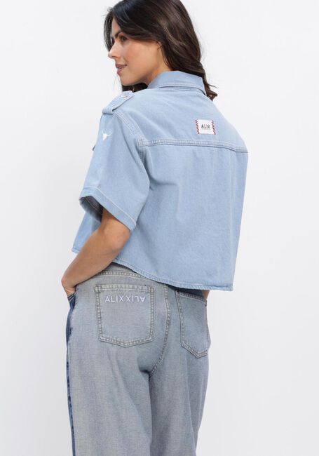 Lichtblauwe ALIX THE LABEL Blouses LADIES WOVEN FLOWY DENIM SHORTSLEEVE BLOUSE - large