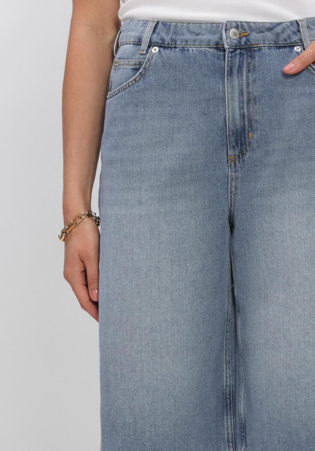 Blauwe COPENHAGEN MUSE Shorts CMANORA-BERMUDA - large