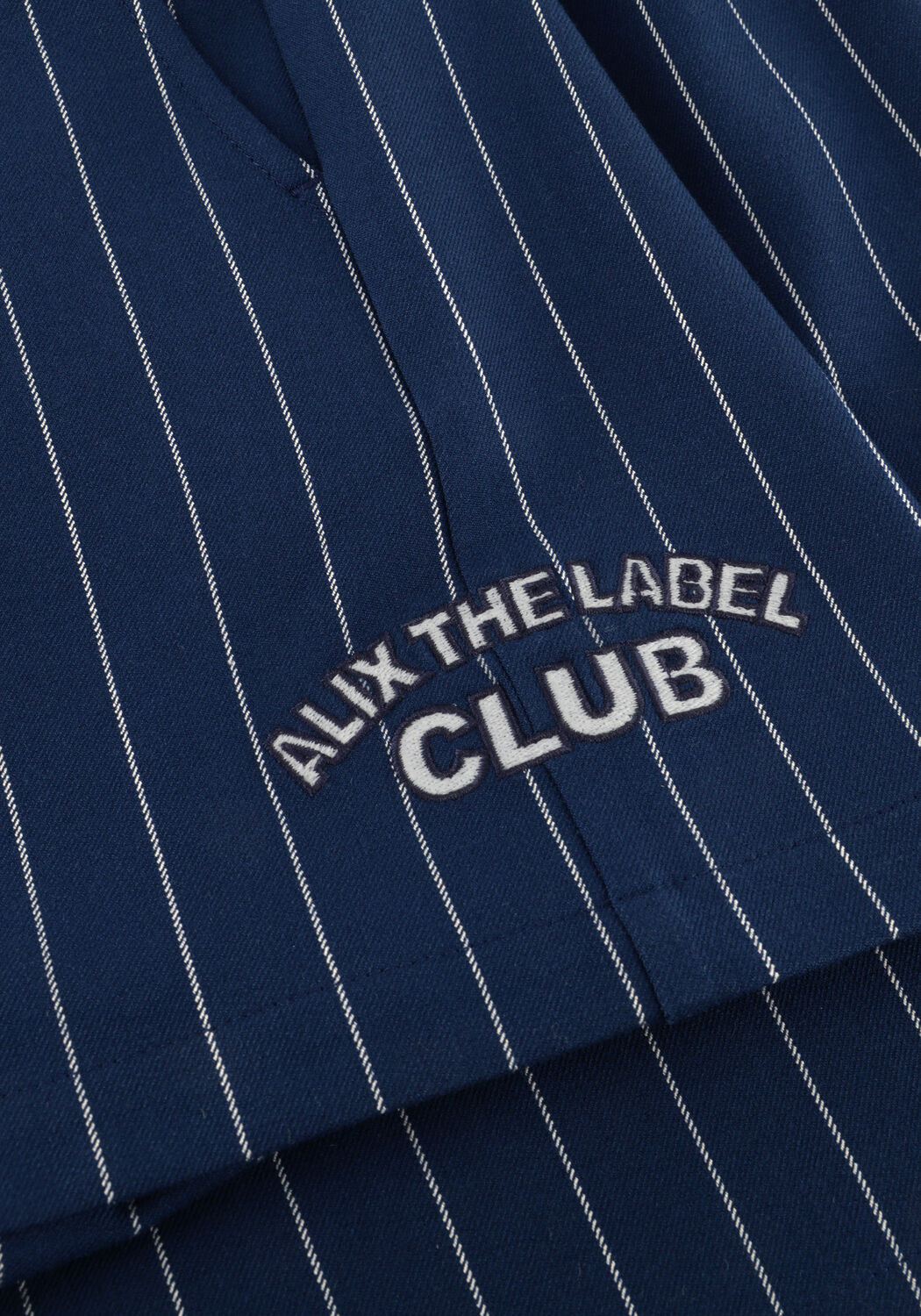 Donkerblauwe ALIX THE LABEL Korte broek LADIES WOVEN CLEAN STRIPED SHORTS - large